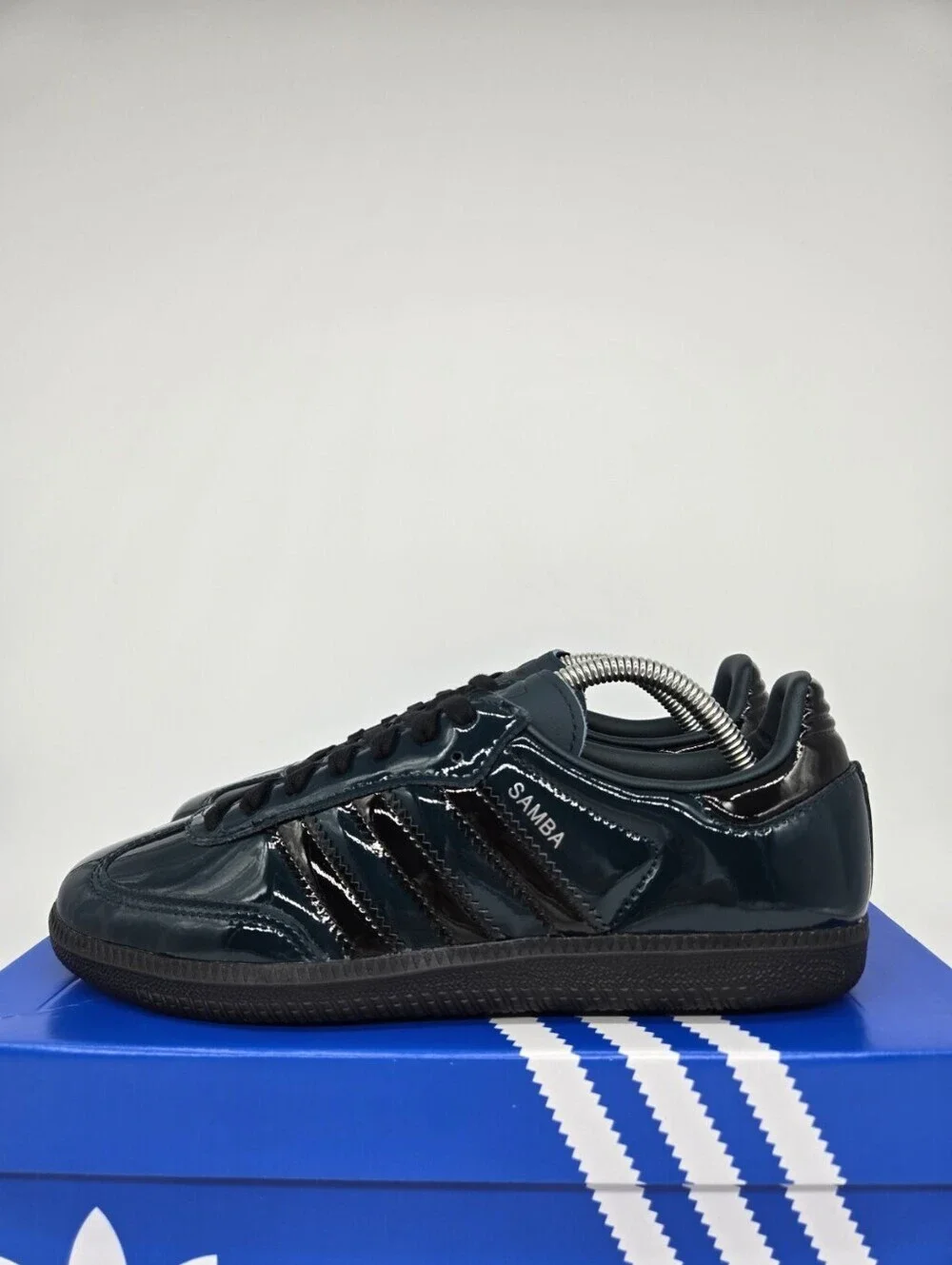 adidas Women's JR8750 Samba OG Aurora Ivy Black Patent Shoes Size 9